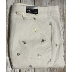 NWT - A.N.A. Plus Women's White Gold‎ Bee Twill Short, Size 24W 9436419010106